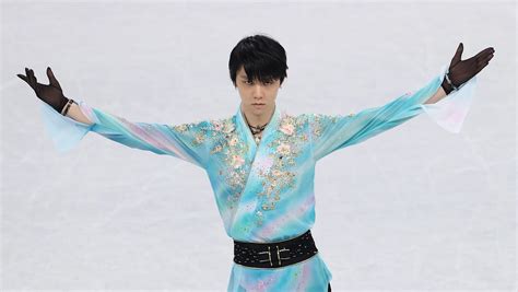 Japan's Hanyu Yuzuru attempts quadruple Axel in men's free skate.